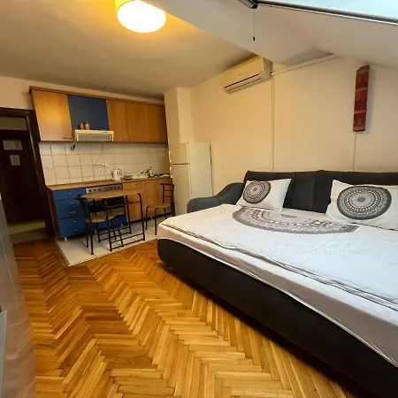 Studio In The Centre Of Novi Sad Apartment Exterior photo